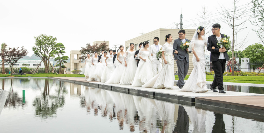 bat365官网登录入口新材举行520集体婚礼！